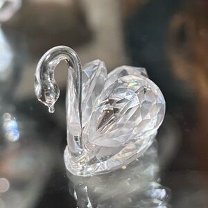 Vintage Crystal swan with long neck 1”